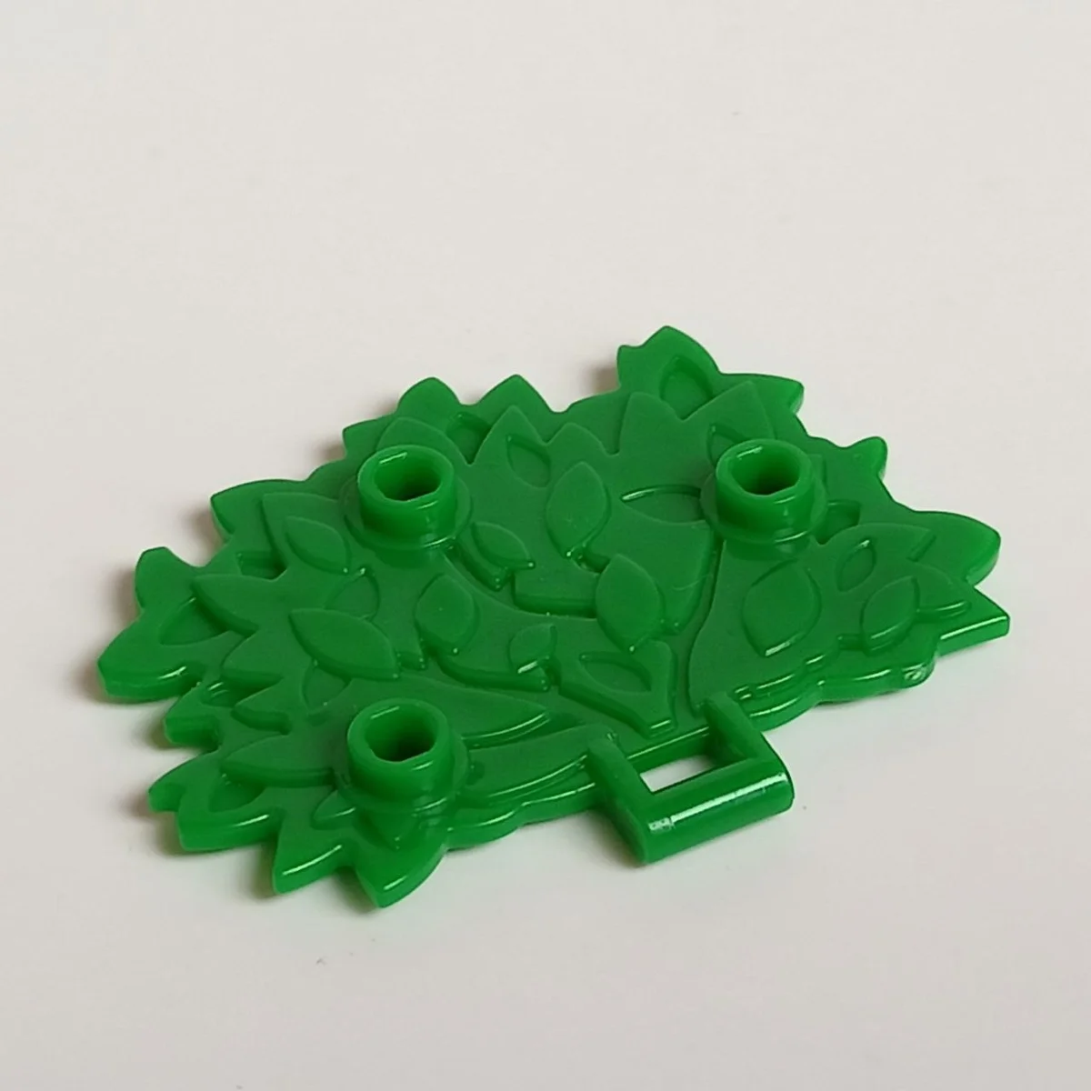 Foliage: bunch of leaves on small clip in Green, Forest