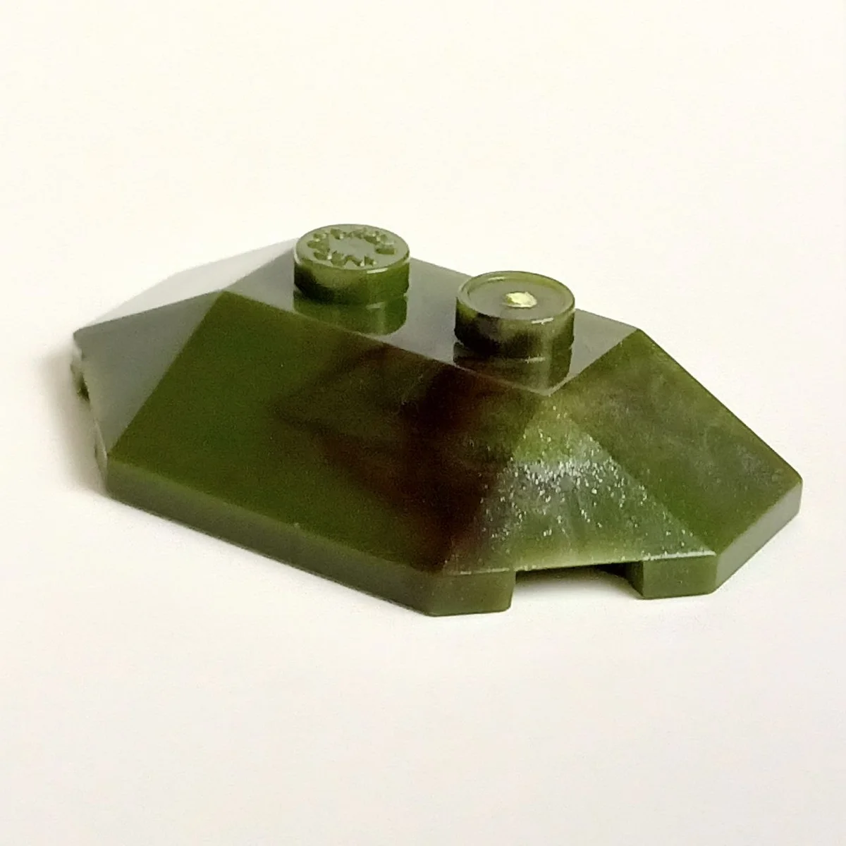 Slope brick 36 2 x 4 triple in Green, Medium (Camo)