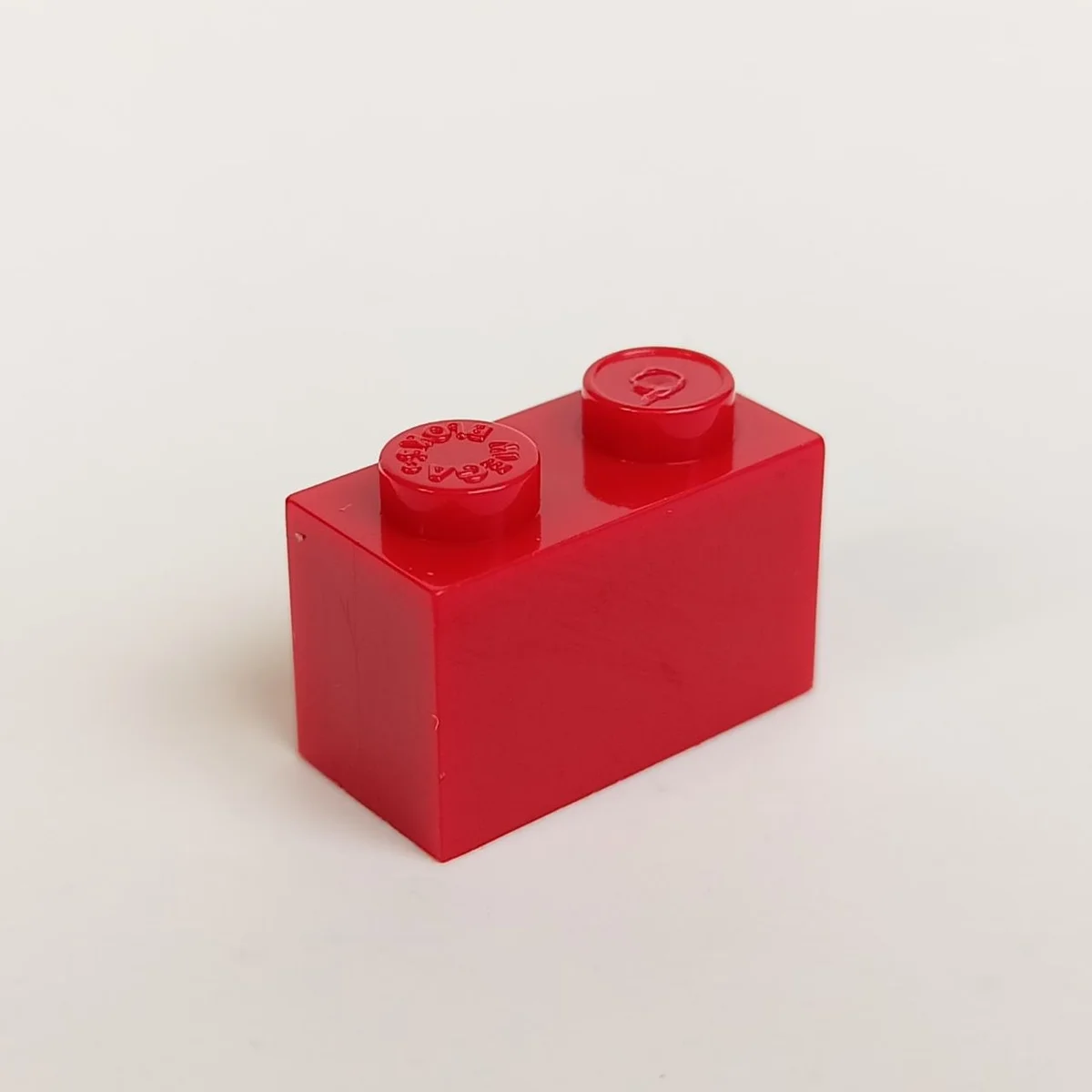 Brick 1 x 2 in Red, Flame