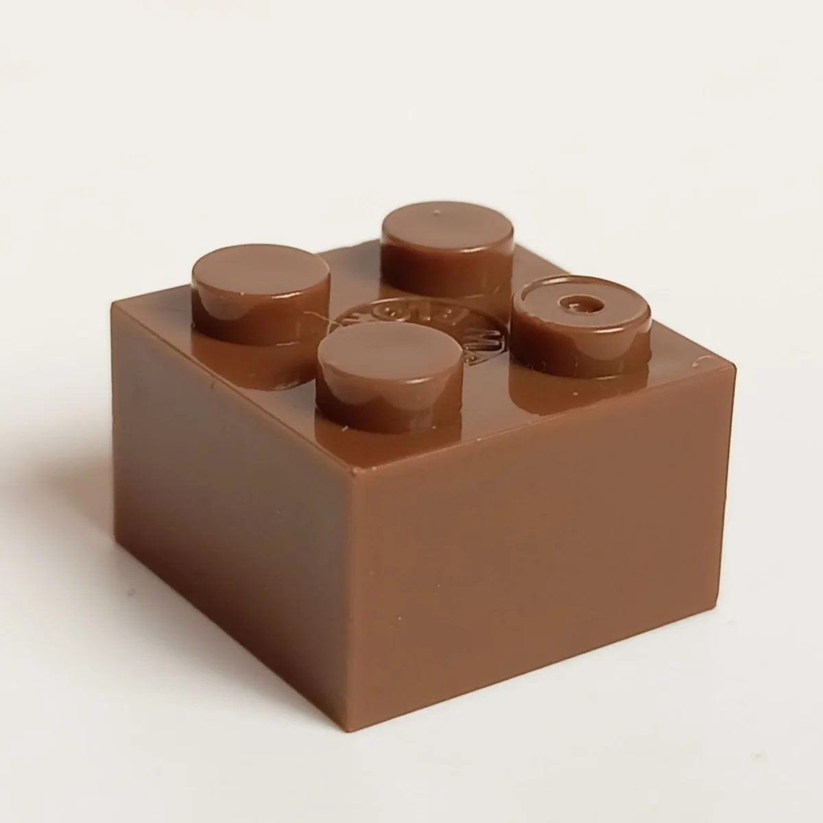 Brick 2 x 2 in Brown, Caramel