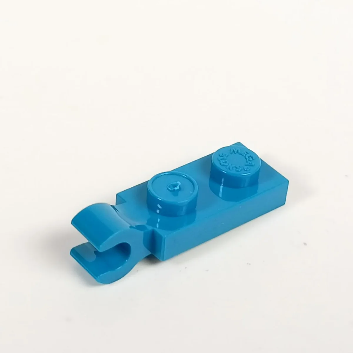 Plate 1 x 2 with horizontal clip