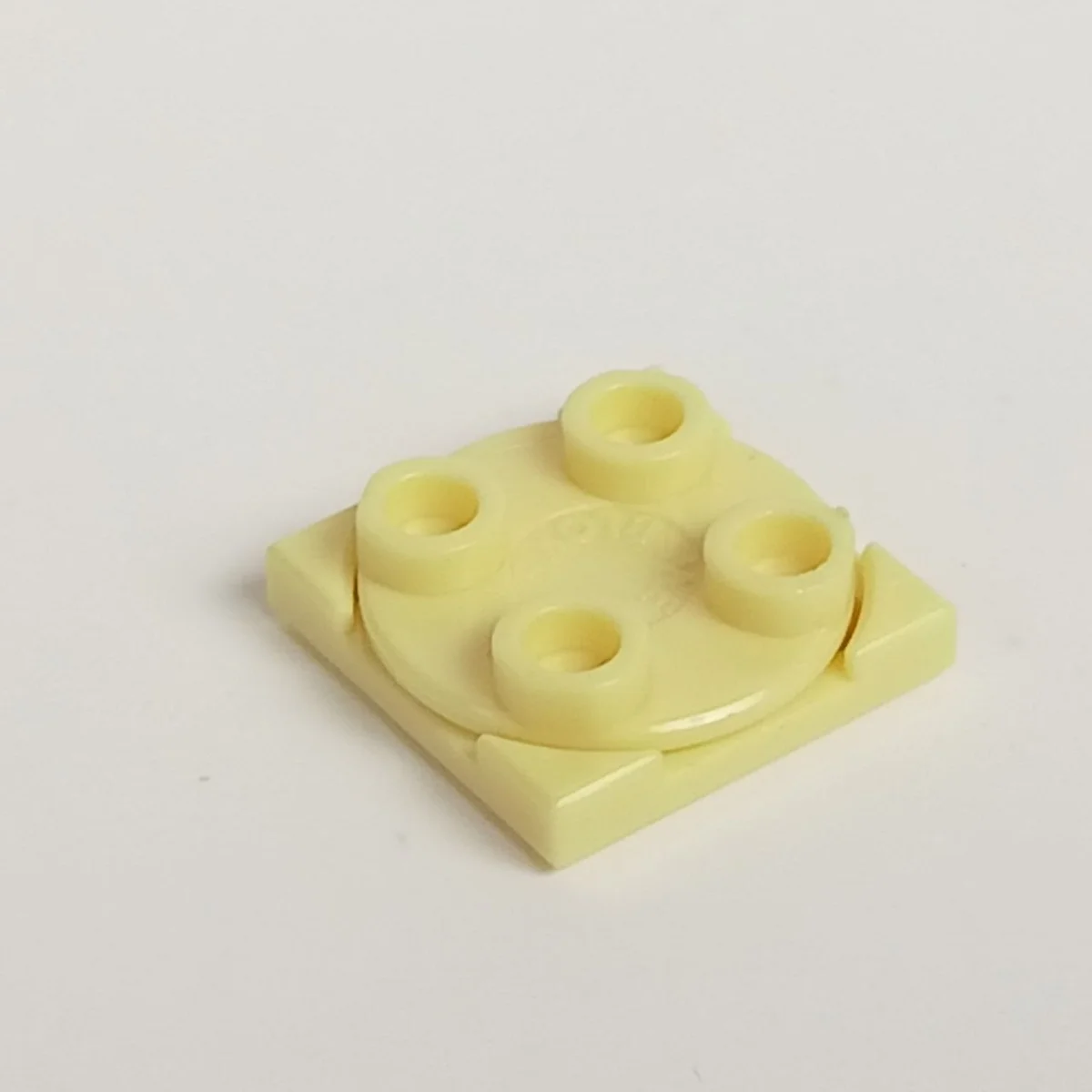 2 x 2 turntable assembly in Yellow, Pastel