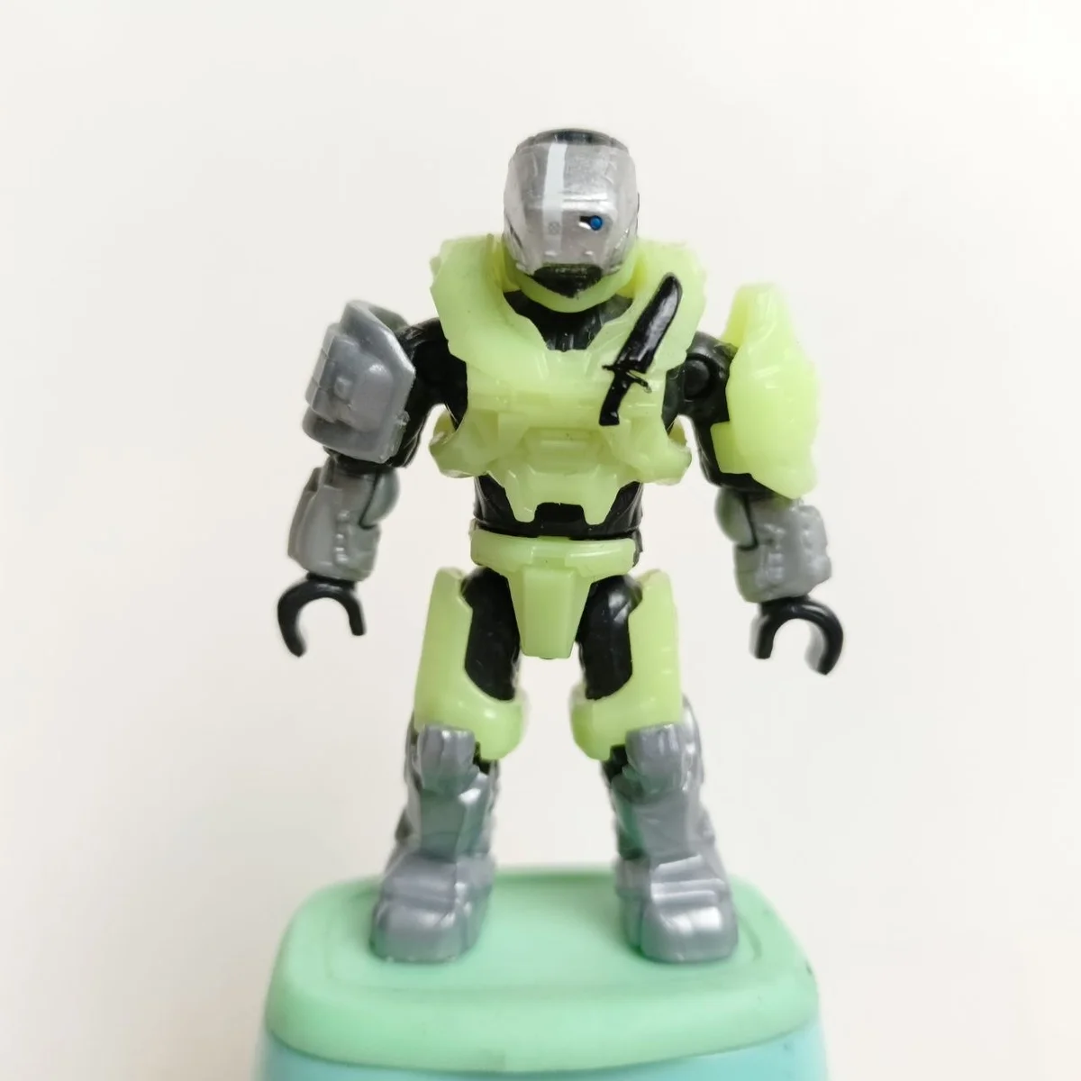Figure, Halo: Spartan Gungnir - Glow in the Dark / Silver (Reach Armor)