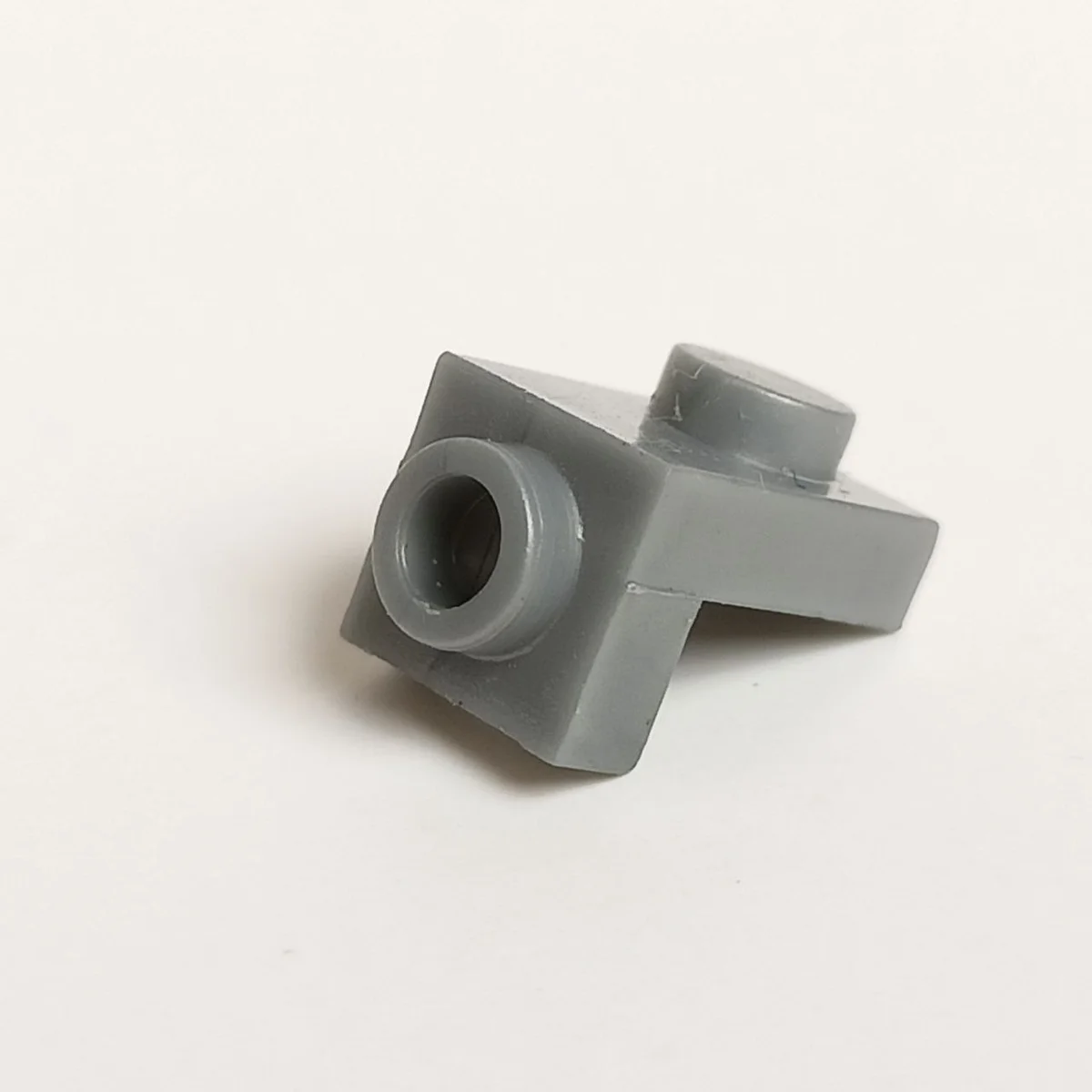 Bracket 1 x 1 - 1 x 1 with stud