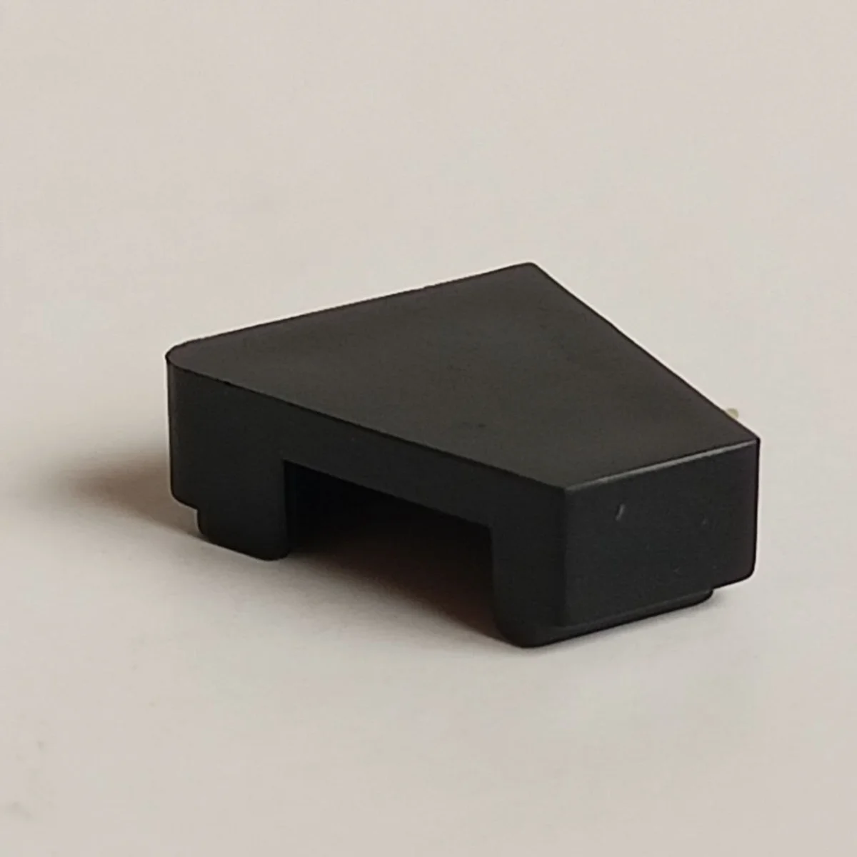Tile 1 x 1 without corner, left in Black