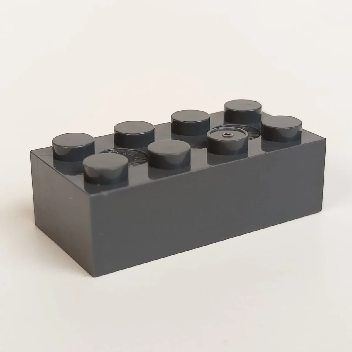 Brick 2 x 4