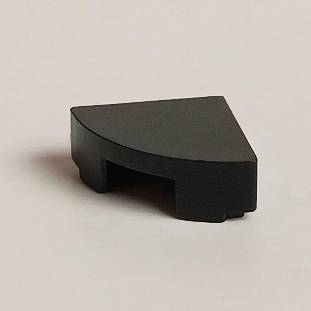Tile 1 x 1 quarter round in Black