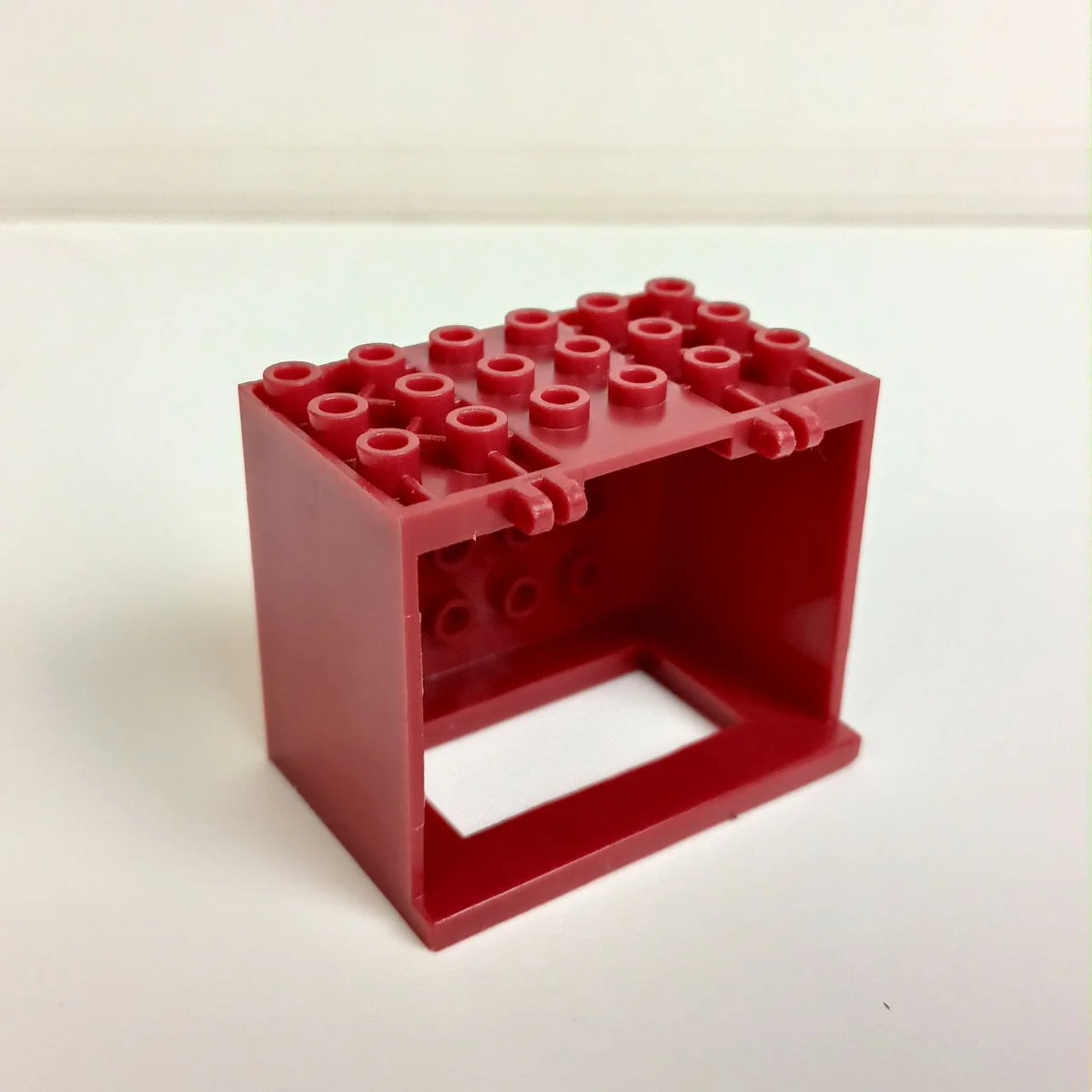 Container: cabinet 6 x 4.67 x 4