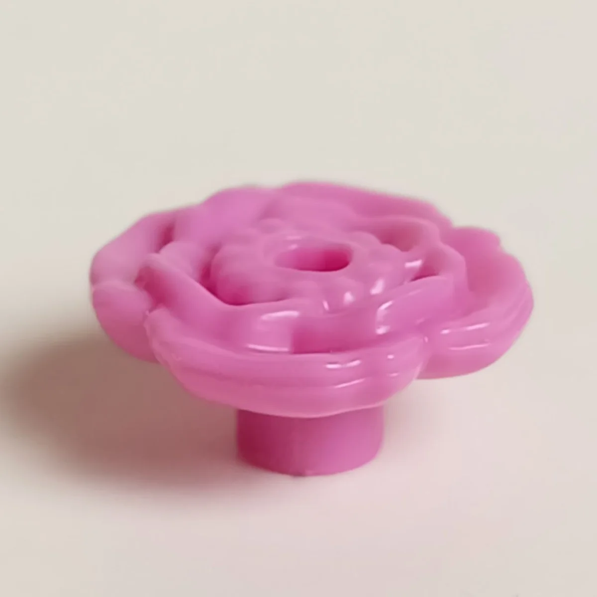 Foliage: flower, dish-shaped bloom in Pink, Lavender