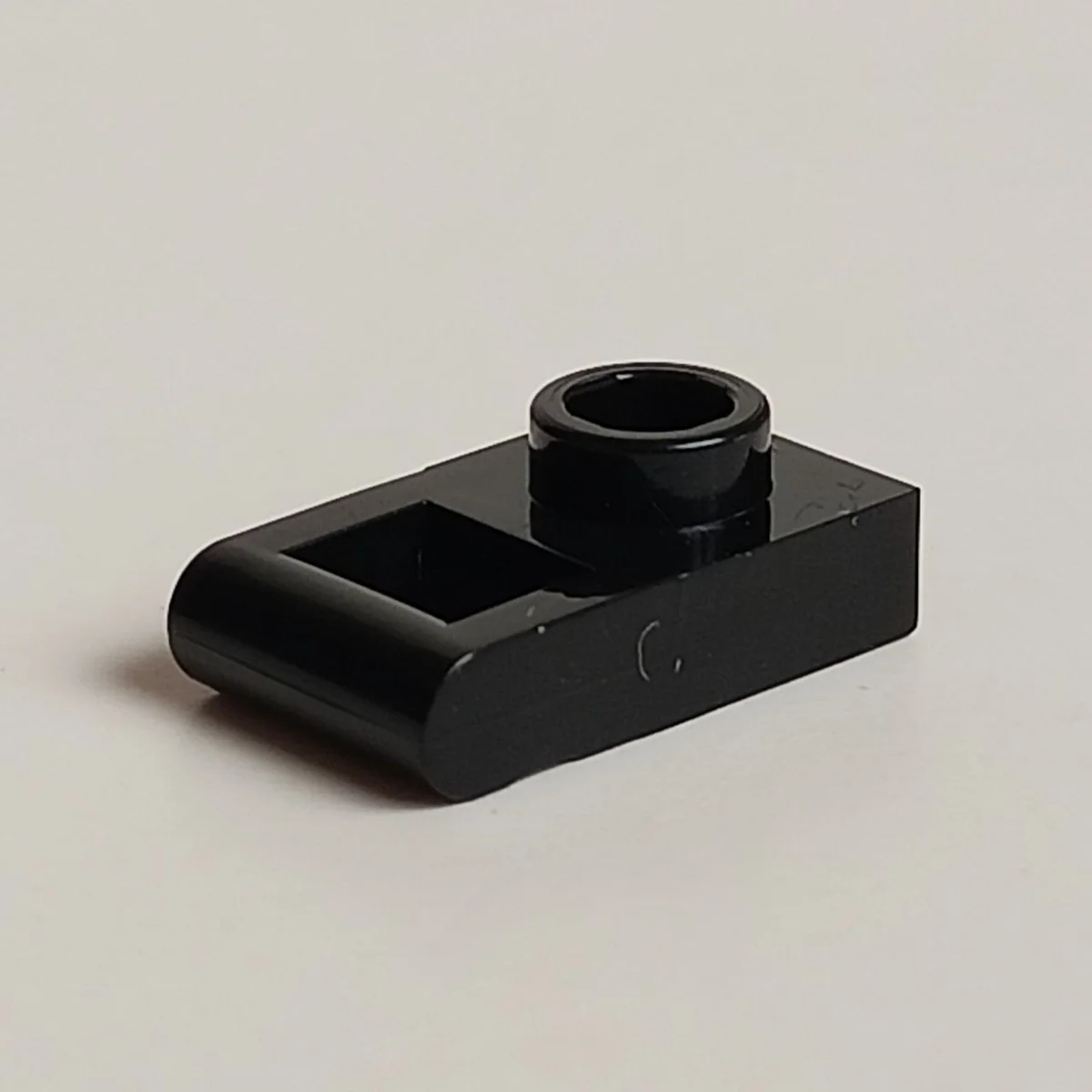 Plate 1 x 1 with horizontal handle in Black