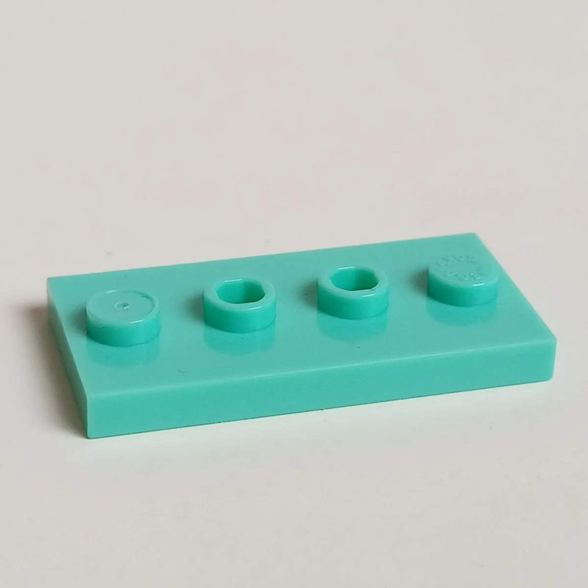 Plate Modified 2 x 4 with 4 studs in Teal