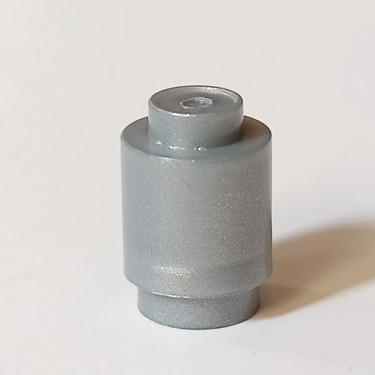 Brick Round 1 x 1 with Solid Stud in Gray, Light